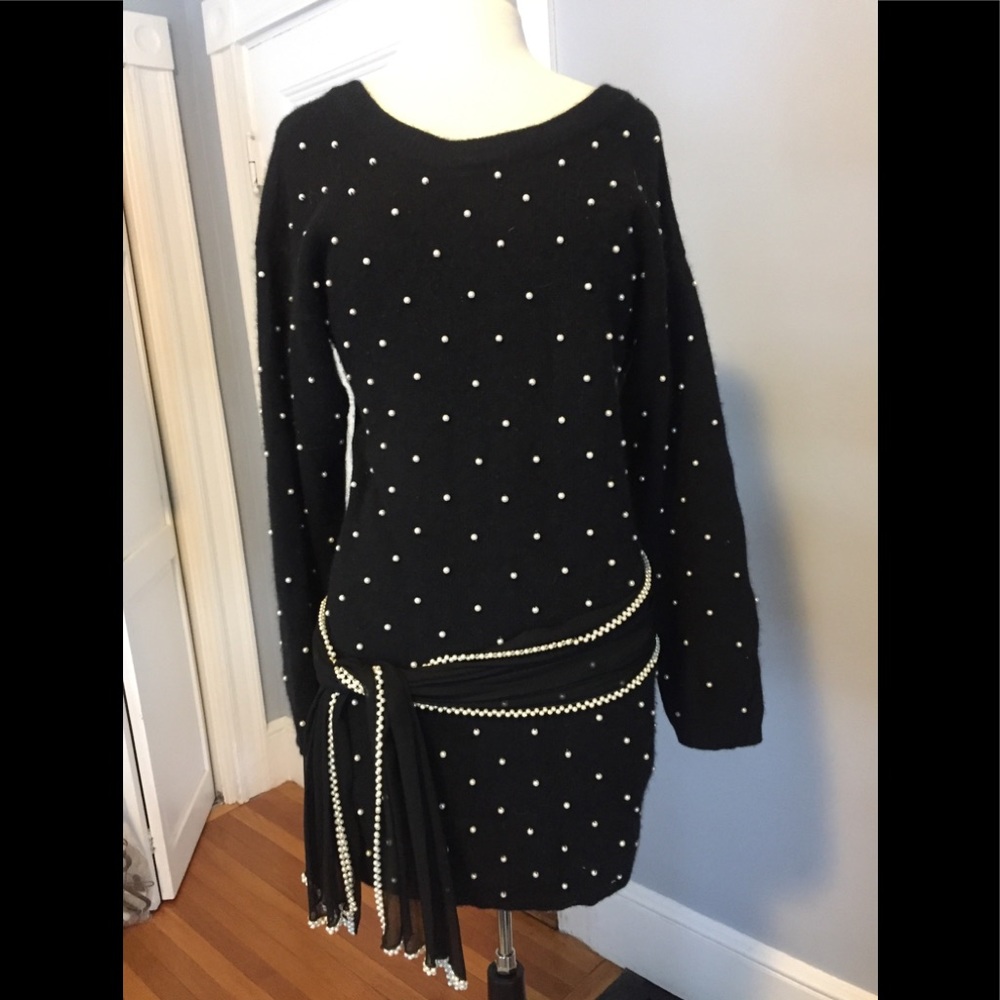 Black mini dress or tunic length top.
